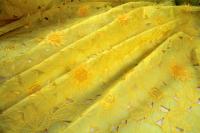 ткань желтая органза с фактурными цветами (нашитыми цветами)