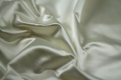 ткань почти белый шелковый дюшес дюшес шелк однотонная белая Италия