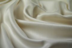 ткань костюмно-плательный шелк костюмно-плательная шелк однотонная белая Италия