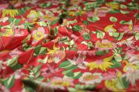 ткань красный крепдешин с цветами