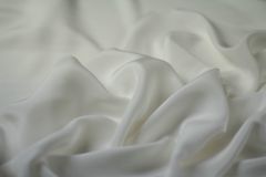 ткань белое шелковое кади кади шелк однотонная белая Италия