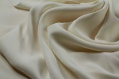 ткань молочное кади из шелка с эластаном кади шелк однотонная белая Италия