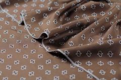 ткань коньячный шелковый твил с мелким рисунком пейсли твил шелк пейсли коричневая Италия
