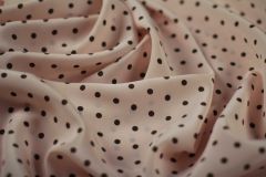 ткань розовый шелк в коричневый горошек крепдешин шелк в горошек розовая Италия