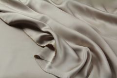 ткань двусторонний костюмный сатин песочного цвета сатин шелк однотонная бежевая Италия