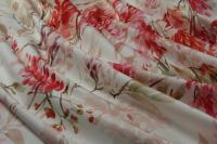 ткань костюмно-плательный сатин с красными цветами