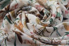 ткань крепдешин молочного цвета с ботаническим  рисунком крепдешин шелк цветы белая Италия