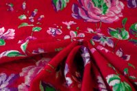 ткань пальтовая ткань с жаккардовым рисунком из роз на красном фоне