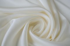 ткань атласное кади молочного цвета кади вискоза однотонная белая Италия