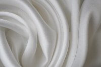 ткань атласное кади белого цвета
