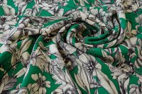 ткань кади травянисто-зеленое с белыми цветами