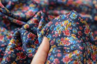ткань вискоза для шитья темно-синяя с мелкими цветочками