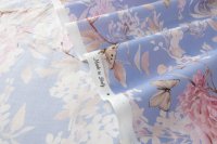 ткань сиренево-голубой поплин с цветами и бабочками