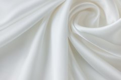 ткань шелковый атлас белого цвета атлас шелк однотонная белая Италия