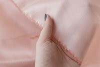 ткань подкладочная ткань нежно-розового цвета