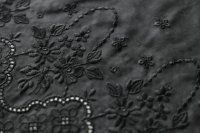  черное шитье с цветочками