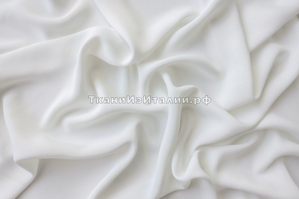 ткань кади белое атласное с креповым плетением, кади вискоза однотонная белая Италия